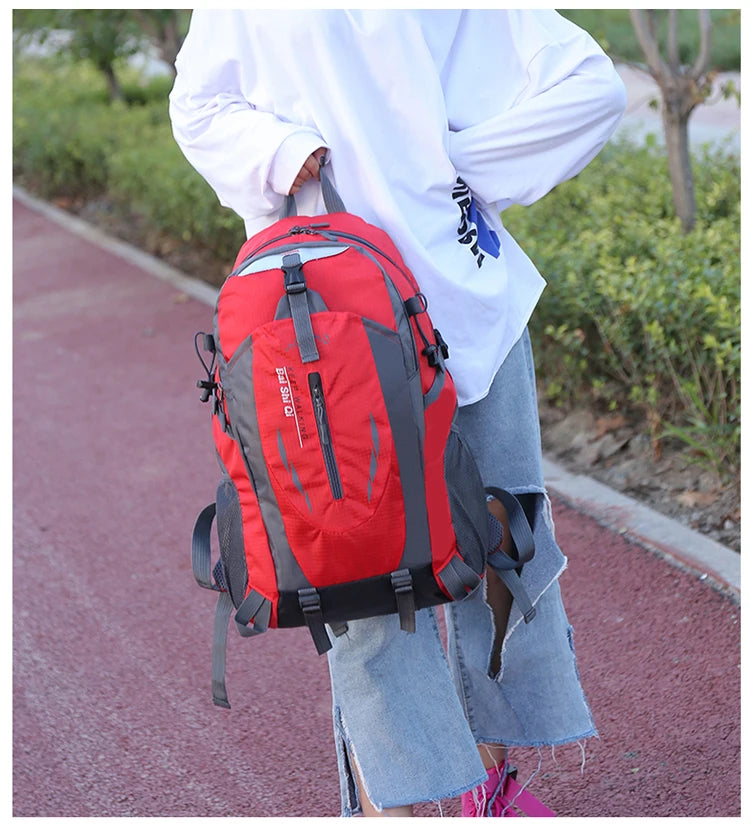 Mochila de Acampamento 40L – Grande Capacidade, Lona Reforçada e Performance Outdoor