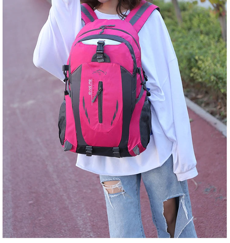 Mochila de Acampamento 40L – Grande Capacidade, Lona Reforçada e Performance Outdoor